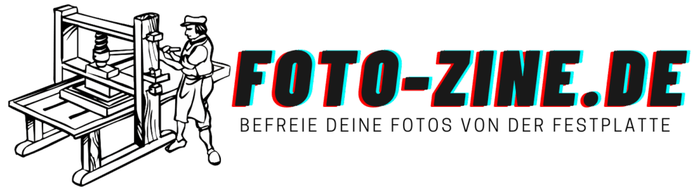 Illustration einer Person, die eine Druckerpresse benutzt, mit Text FOTO-ZINE.DE Befreie deine Fotos von der Festplatte.